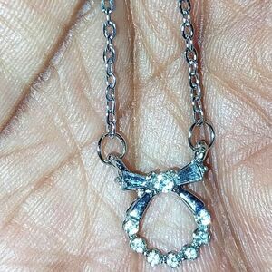 Elegant vintage pendant necklace for women